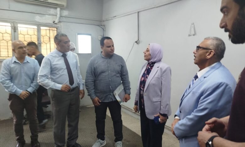 نائب رئيس جامعة بنها للدراسا العليا والبحوث تتفقد إجراءات الكشف الطبي على الطلاب الجدد