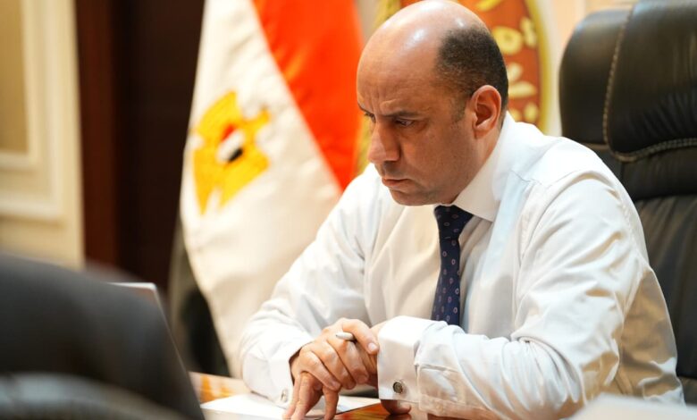 وزير العمل يواصل فتح أبواب الرزق بـ1489 فرصة عمل جديدة