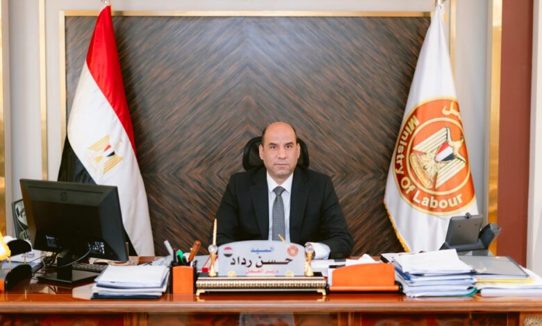 وزير العمل يعقد مؤتمرًا صحفيًا لإطلاق القواعد العامة للائحة تنظيم علاقات العمل بشركات القطاع الخاص