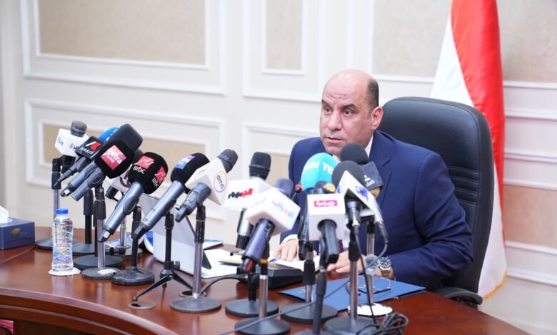 وزير العمل يُطلق «القواعد العامة للائحة تنظيم العمل» بشركات القطاع الخاص