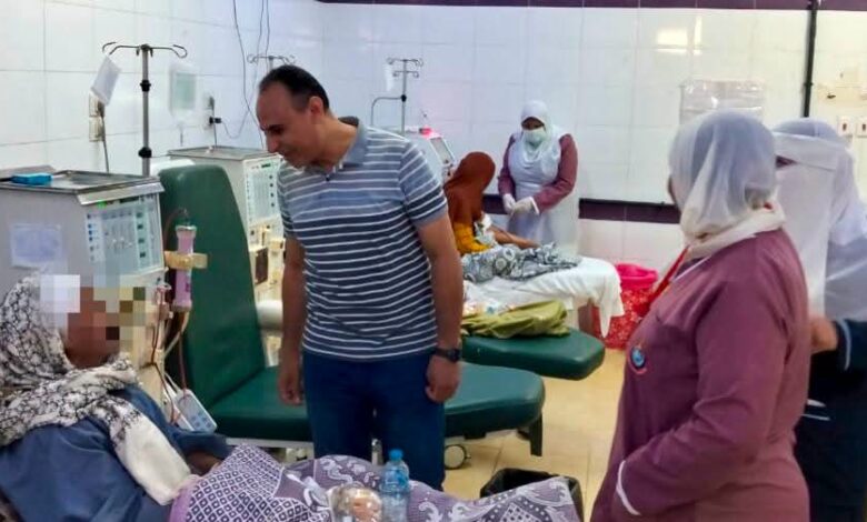 وكيل صحة بني سويف يحيل طبيب للتحقيق أثناء تفقده وحدة الغسيل الكلوي بالميمون
