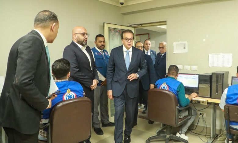 وزير الصحة يتفقد مركز الخدمات الطارئة 137
