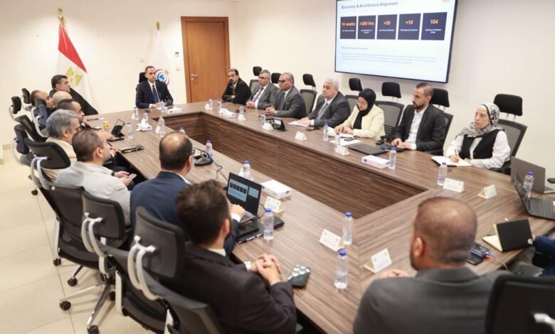 نائب وزير الصحة يستكمل مناقشة مقترح دعم استراتيجية التحول الرقمي وتطوير البنية التكنولوجية