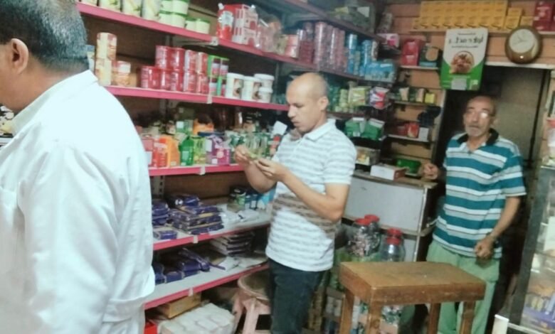 رئيس مدينه سيدى سالم يتابع الحملات التموينية على الأسواق والمحلات التجارية