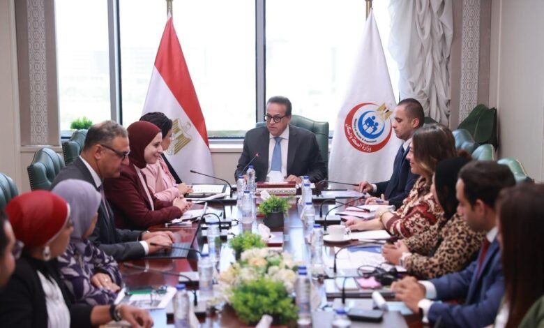 وزير الصحة يبحث مع نائب وزير الخارجية والتعاون الدولي الموقف التنفيذي لمشروعات قطاع الصحة