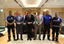 وزير الصحة يُكرم أبطال الإسعاف لإنقاذهم حياة أب استجابوا لنداء طفله في 6 دقائق