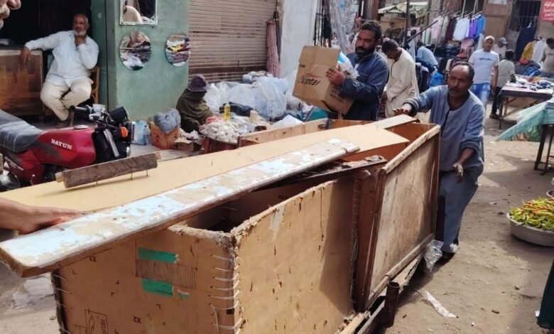 حملات لاعادة الانضباط وفتح الطرق للمواطنين بفاقوس