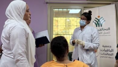 الصحة تنفذ قافلة طبية متخصصة في صحة الفم والأسنان لرعاية المسنين بالمقطم
