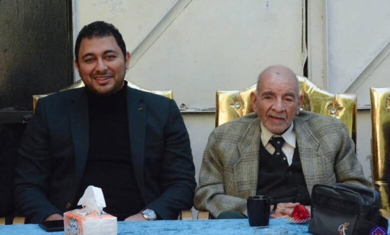 بعد 45 عامًا من العطاء.. الجيزة تدعو بالشفاء لرجلٍ أفنى عمره في خدمة التعليم