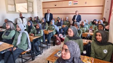 وكيل أول وزارة التربية والتعليم يفاجئ مدرسة هدي شعراوي الثانوية بنات بالعاشر من رمضان