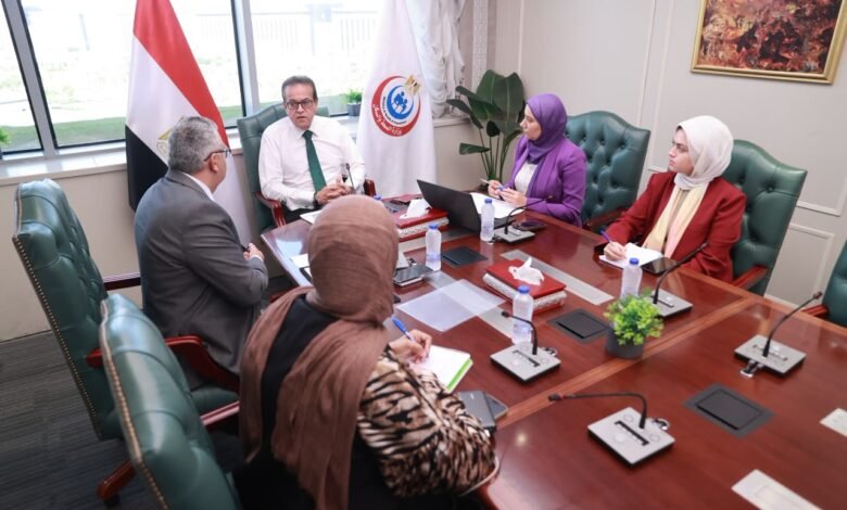 وزير الصحة يتابع مستجدات مشروعات المرحلة الأولى لمنظومة التأمين الصحي الشامل