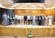 " محافظ القليوبية " يُسلِّم " 12 " عقداً لتقنين أوضاع اليد على " أملاك الدولة