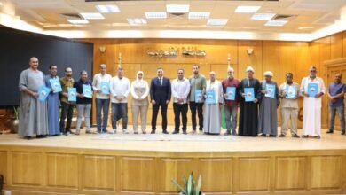 " محافظ القليوبية " يُسلِّم " 12 " عقداً لتقنين أوضاع اليد على " أملاك الدولة