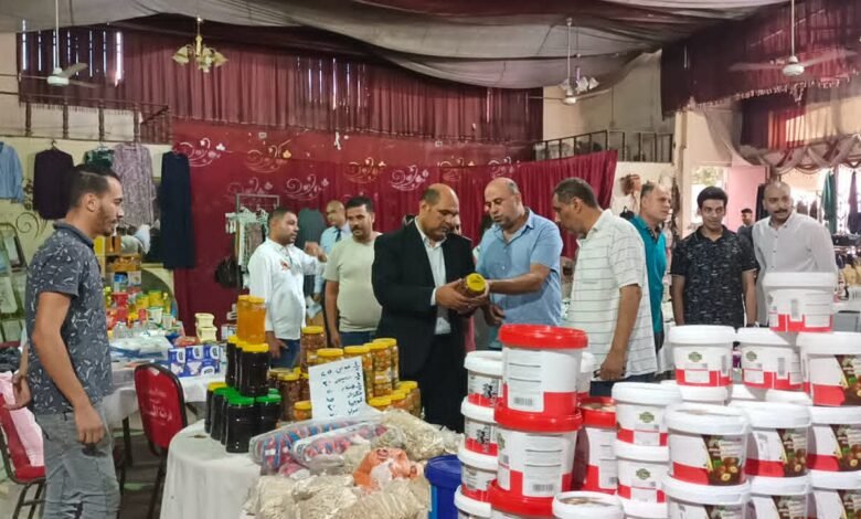 درئيس مدينة دسوق يفتتح معرض "أهلاً مدارس" بحديقة الأسرة