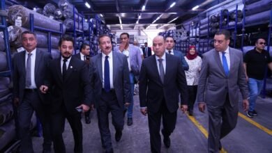 وزير العمل يختتم جولته في بورسعيد من قلب مواقع الإنتاج