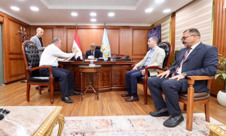محافظ كفرالشيخ يبحث مع أعضاء مجلسي النواب والشيوخ خريطة العمل الخدمي