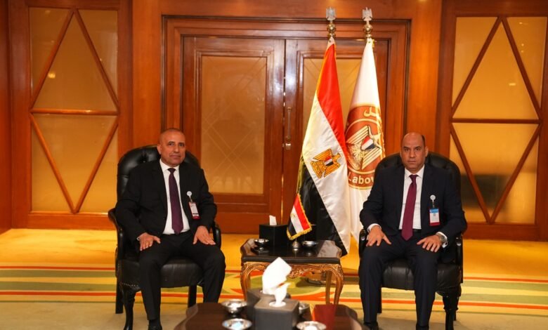 وزير العمل يلتقي رئيس الوفد العراقي لبحث التعاون في التدريب المهني وتنقل الأيدي العاملة