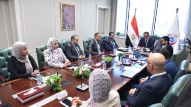 وزير الصحة يجتمع بفريق الإدارة العامة للمبادرات الصحية عقب حصولها على شهادتي الأيزو