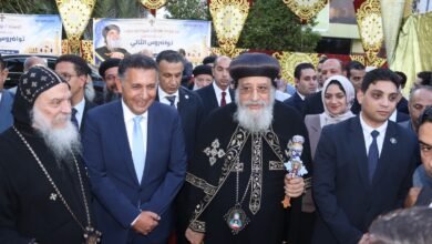 " محافظ القليوبية " يستقبل " قداسة البابا تواضروس الثاني بكنيسة مار بولس الرسول " بمدينة العبور