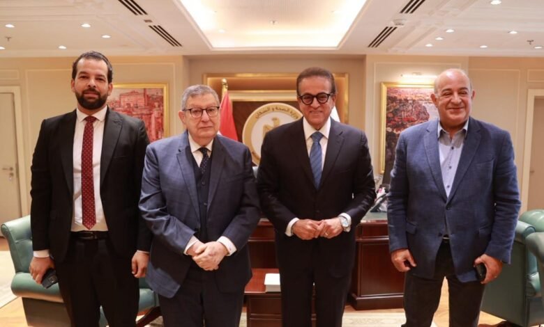 وزير الصحة يلتقي رئيس ونائب رئيس حزب المؤتمر لبحث سبل التعاون