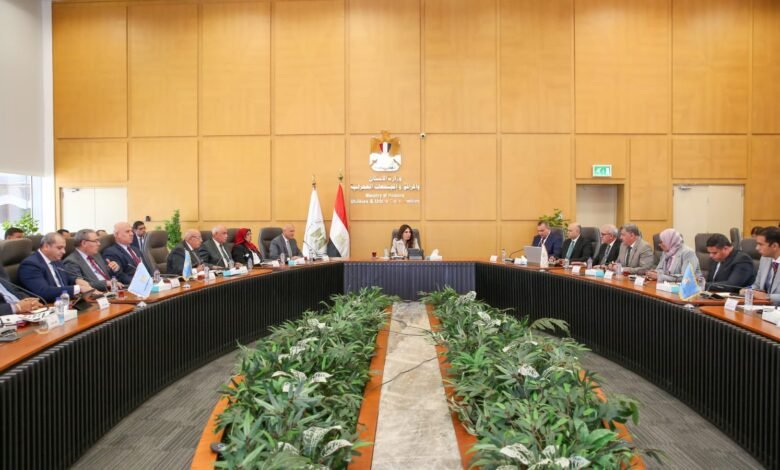 وزيرة الإسكان تترأس الاجتماع الدوري للجنة المرافق لمتابعة مشروعات محافظة سوهاج