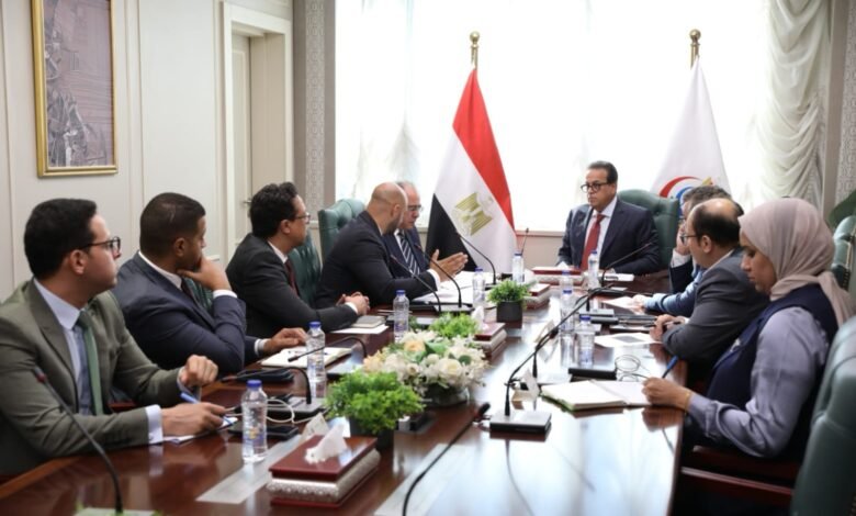 وزير الصحة يبحث مع وفد “فيليبس” العالمية تعزيز التعاون وتوطين صناعة الأجهزة الطبية المتقدمة في مصر