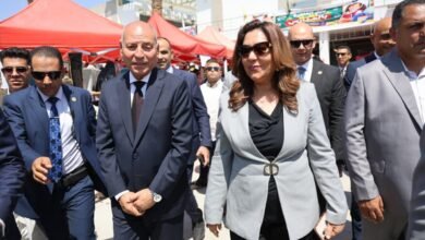 وزيرة التنمية المحلية والبيئة ومحافظ القاهرة يتفقدان "بازار القاهرة " بمجمع السوق الحضارى بمدينة نصر
