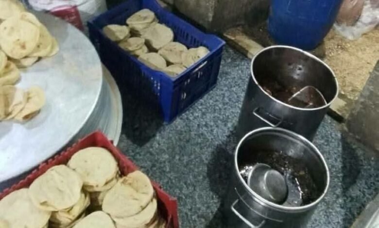 ضبط 75 كيلو من مصنعات الحواوشي مجهولة المصدر داخل مطعم كشري بالفشن