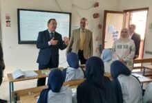 مدير تعليم بنى سويف يتابع انتظام الدراسة وسجلات الطلاب والمعلمين بالمدارس