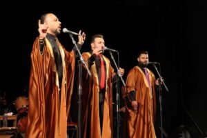 ليلة شيوخ الطرب... حين يصبح المسرح محراباً