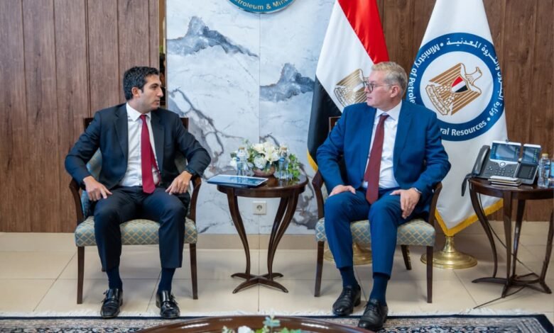 وزير البترول يبحث مع رئيس «فيرتيجلوب» إقامة مجمع للأسمدة الفوسفاتية بالعين السخنة