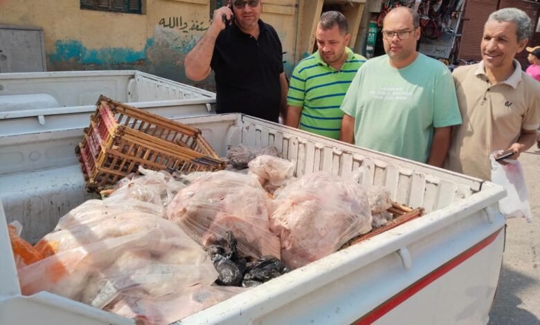 نصف طن لحوم غير صالحة للاستهلاك داخل مطعم ببني سويف