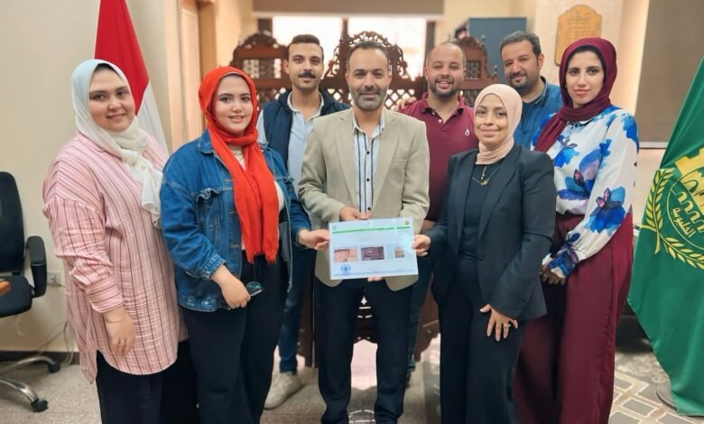 " محافظ القليوبية "  إصدار " 7 "شهادات " للتتبع الزمني " في أول يوم عمل للمنظومة